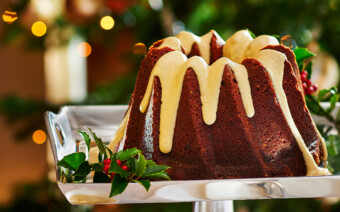 Kerstcake met cashewnotencustard