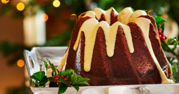 Kerstcake met cashewnotencustard
