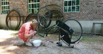 Eerste NK Fietsbanden plakken