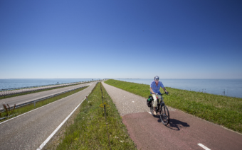 Afsluitdijk toch open voor fietsers, op deze data