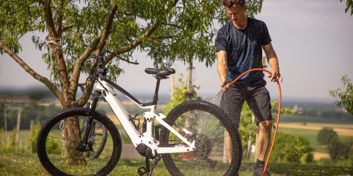 Fiets schoonmaken, ook je elektrische? Zo doe je dat