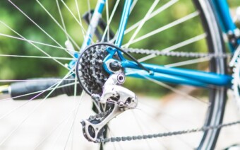 Krakende fiets? Gepiep uit het vooronder? Zo los je het op