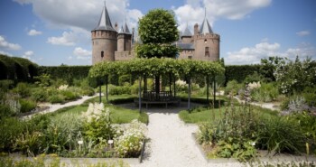 Vier de lente: Flower Power op het Muiderslot