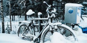 Fietsen door sneeuw