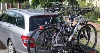 Elektrische fiets mee op je fietsendrager? Zo zit het met je autoverzekering fietsverzekering