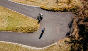 Afdalen op de fiets