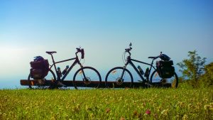 fietsen in landschap