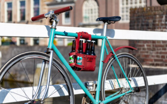 Fiets van Rotterdamse sneaker repair shop naar eco-warenhuis met COSH!