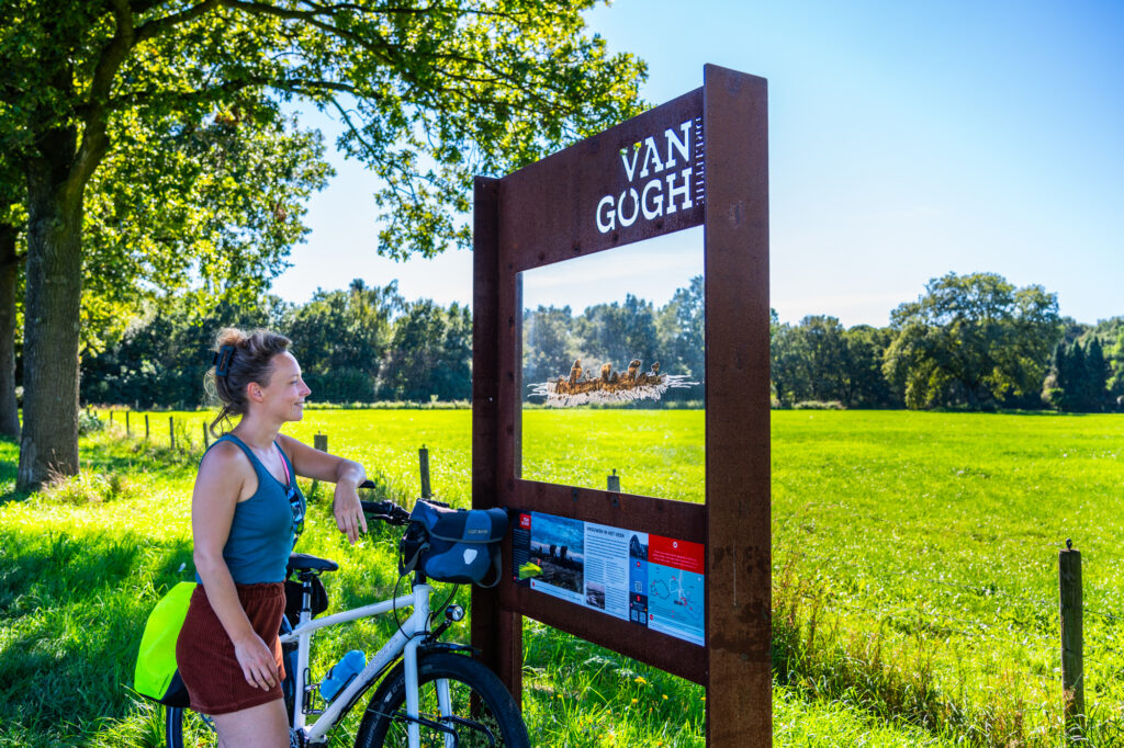 Doorkijkpaneel van gogh fietsroute drenthe