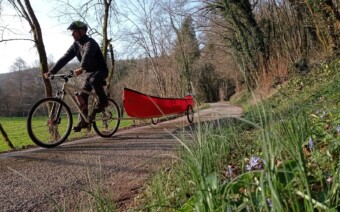 Lente in de Jura: doe eens iets geks – zoals CanoVélo op de Loue!