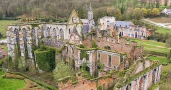 Mijnsteenbergen, koeltorens en Tunesische vijgenlikeur in Henegouwen